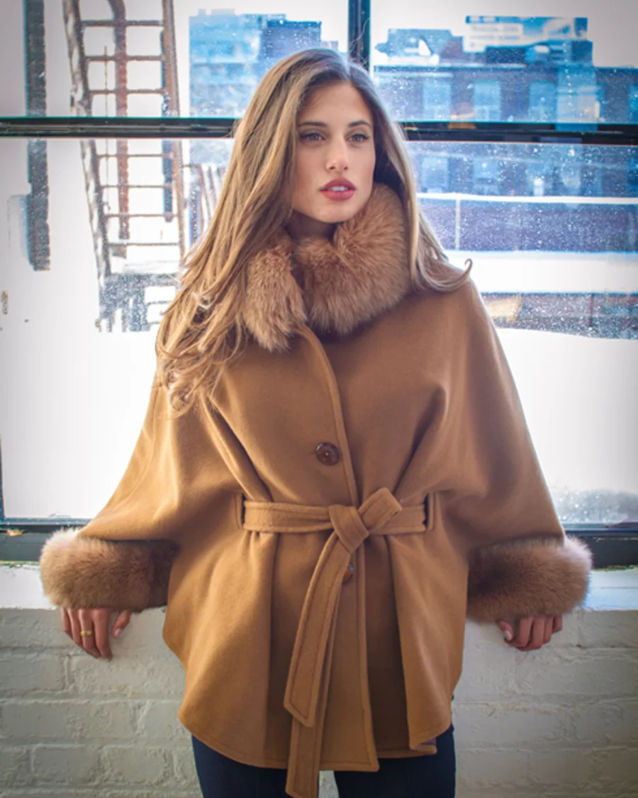 Camel cashmere cape with fox fur trim